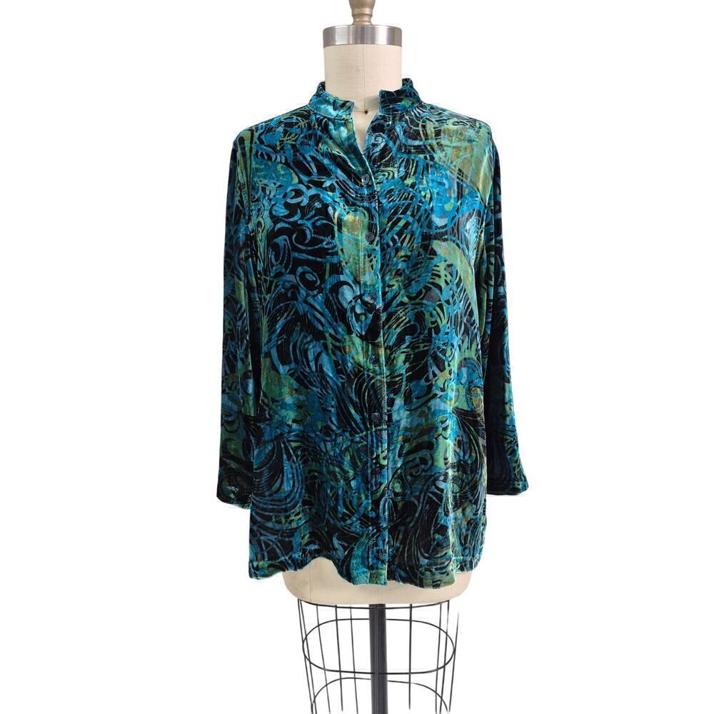 NWT $128.00. Chico's Sz 1 (M) Royal Velvet Long Oolong LS shirt Turquesa.